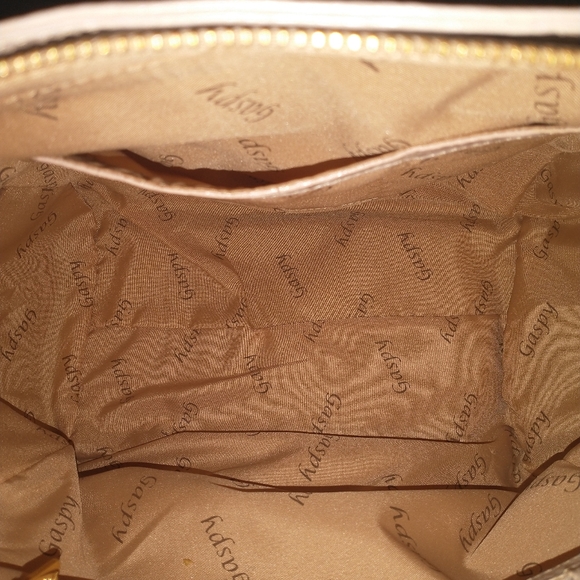 STUNNING AND UNIQUE "GASPY" LEATHER HANDBAG "MOLLY" CREAM COLOR. - Picture 4 of 16